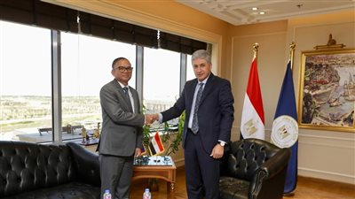 وزير السياحة وسفير كمبوديا بالقاهرة يبحثان تطوير علاقات التعاون بين البلدين