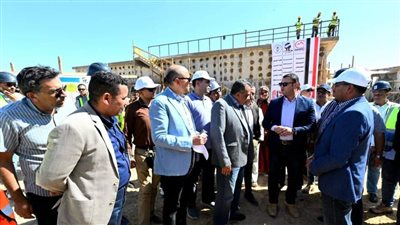 وزير الإسكان يتابع سير العمل بمحطة مياه خور أبو سبيرة.. ويتفقد تنفيذ محطة صرف صحي غرب أسوان