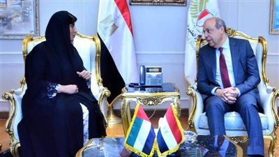 وزير الطيران المدني يلتقي سفيرة الإمارات بالقاهرة 