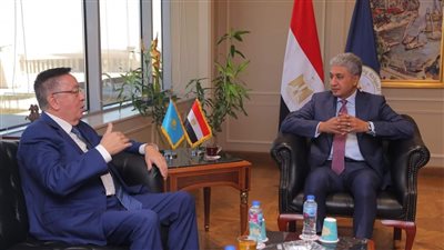 وزير السياحة والآثار يلتقي سفير كازاخستان بالقاهرة