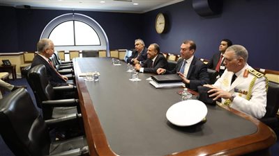 وزير الخارجية يلتقي عدد من قيادات مجلسي النواب والشيوخ الأمريكيين