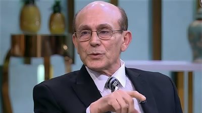 محمد صبحي يكشف تفاصيل أزمة “عيلة اتعمل لها بلوك” ويؤكد: “لا نصنع صراعًا يلهينا عن وطننا”.