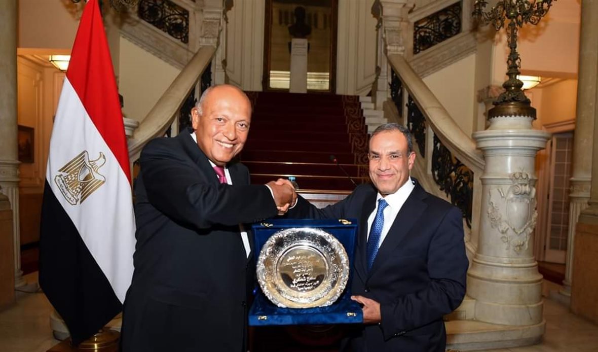 وزير الخارجية والوزير
