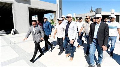 وزير الإسكان يتفقد أعمال تنفيذ الممشى السياحى 