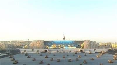 السيسي وبن زايد يشاهدان عروض مختلفة لكافة أفرع وأسلحة القوات المسلحة المصرية