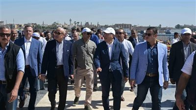 رئيس الوزراء يتابع أعمال تطوير كورنيش البر الغربي والممشى الزجاجي بالأقصر