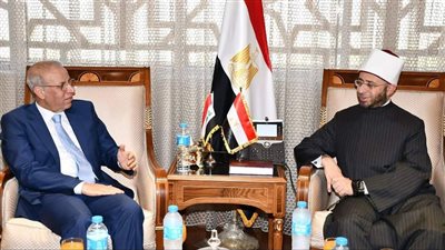 وزير الأوقاف يستقبل سفير العراق بالقاهرة لبحث التعاون المشترك