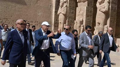 رئيس الوزراء يتفقد معبد 