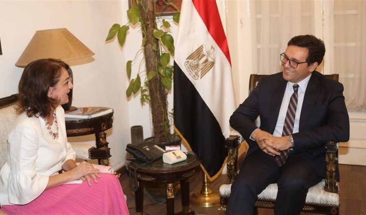 وزير الثقافة وسفيرة