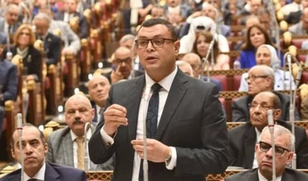 وزير الإسكان 