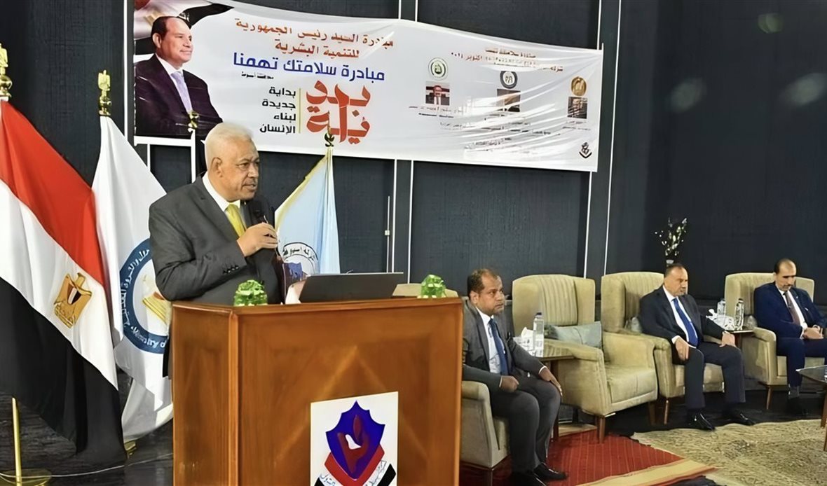 جانب من الندوة 