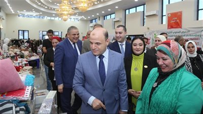 محافظ كفر الشيخ يفتتح معرضًا للحرف اليدوية ويشدد على أهمية دعم الصناعات التراثية.