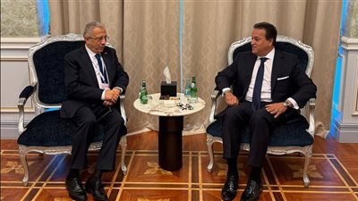 وزير الصحة يلتقي نظيره التونسي لبحث تعزيز التعاون المشترك
