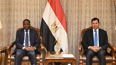 وزير الرياضة يبحث التعاون الثنائي مع سفير كوت ديفوار بالقاهرة