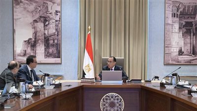رئيس الوزراء يعقد اجتماعاً لمتابعة موقف توفير الأدوية والمستلزمات الطبية