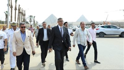 محافظ الجيزة يتابع تطوير المناطق المحيطة بالمتحف المصري الكبير ويوجه بتعزيز النظافة والزراعة