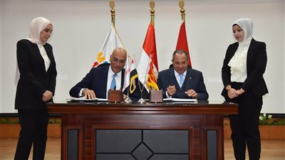 بورسعيد توقع عقد تطوير جديد لدعم مشروعات الشباب وتحسين البنية التحتية