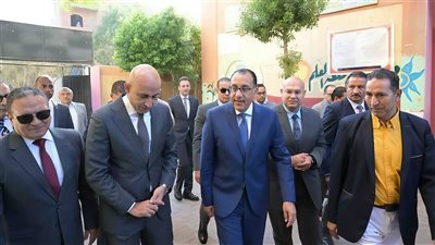 رئيس الوزراء يتفقد سير العملية التعليمية في مدارس كرداسة