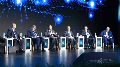 نائب رئيس مجلس الوزراء يثمن جهود المسؤولين وشركاء النجاح القائمين على الاستراتيجية الوطنية للصحة
