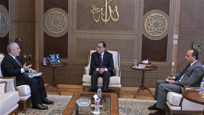 رئيس الوزراء يلتقي رئيس الهيئة الوطنية للصحافة لمتابعة ملفات العمل