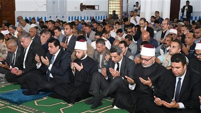 وزير الأوقاف ومفتي الجمهورية ومحافظ السويس يشاركون في الاحتفال بالعيد القومي للمحافظة من مسجد بدر