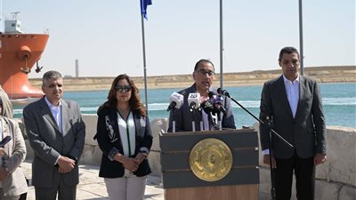 رئيس الوزراء: مشاريع عملاقة وهدايا تنموية لأهالي السويس في العيد القومي