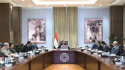 رئيس الوزراء يتابع مُستجدات تنفيذ المرحلة الأولى من مشروع تنمية مدينة رأس الحكمة وموقف التعويضات المقررة لأهالي المنطقة