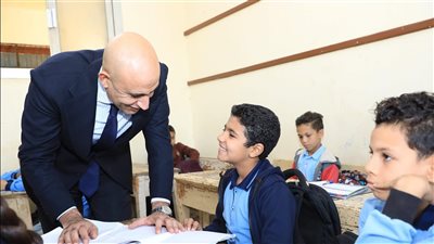 وزير التعليم يجري جولة تفقدية مفاجئة لعدد من المدارس بالبحيرة لمتابعة انتظام العام الدراسي والاختبارات الشهرية   