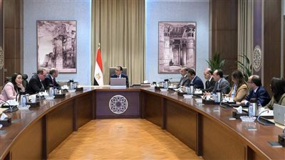“مدبولي” يلتقي رئيس مجموعة حزب الشعب الأوروبي