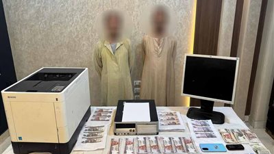 ضبط شخصين في المنيا بتهمة تقليد العملات وترويج المخدرات