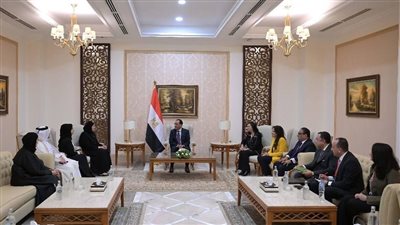 رئيس الوزراء يلتقي وزيرة التنمية الاجتماعية القطرية لتعزيز التعاون في المنتدى الحضري العالمي