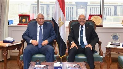 وزير العمل ومحافظ الوادي الجديد يبحثان التعاون لتوفير فرص عمل لائقة وتدريب مهني للشباب