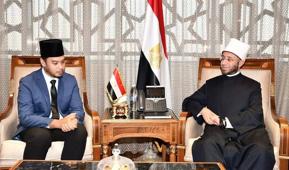 وزير الأوقاف ورئيس