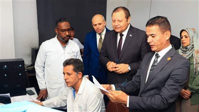 وفد “الاعتماد والرقابة الصحية” يزور مركز أورام أسوان