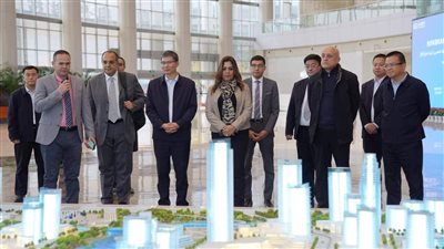وزيرة التنمية المحلية ومحافظ الأقصر يزوران عدداً من الشركات الصينية
