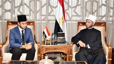 وزير الأوقاف يستقبل رئيس الجمعية المحمدية بجمهورية سنغافورة