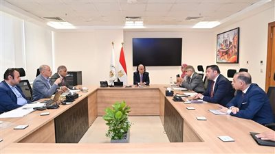 وزير الري يلتقي عددا من أعضاء مجلس النواب لمناقشة طلبات المواطنين