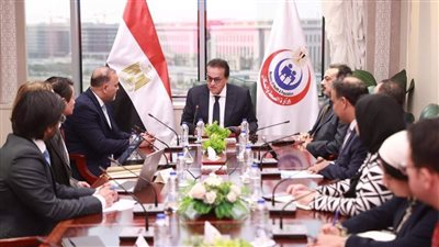 “عبدالغفار” يبحث مع وفد شركة “جلاسكو” سبل التعاون في القطاع الصحي