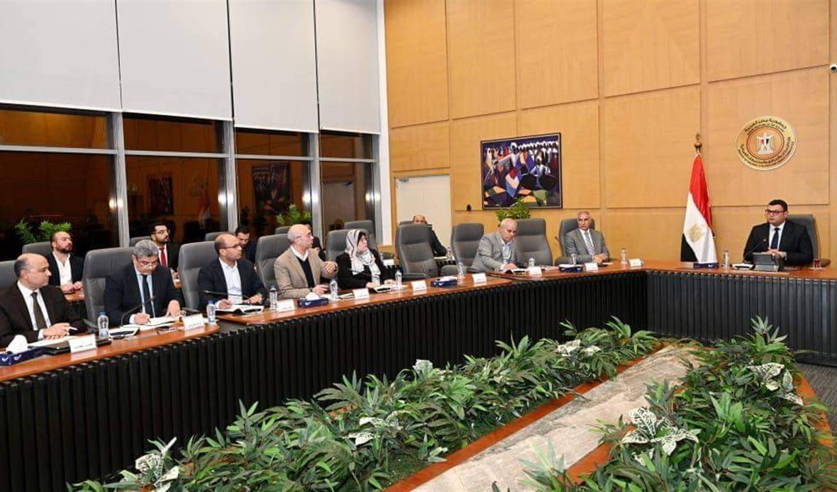 وزير الإسكان 