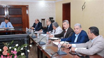 وزير الزراعة يحارب التعديات ويخفض أسعار السلع لدعم المواطن