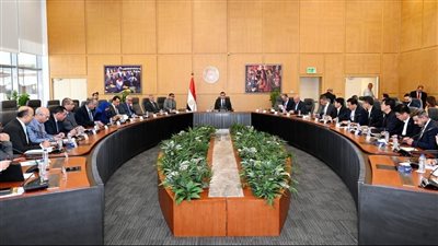 وزير الإسكان يتابع العمل بمشروع أبراج العاصمة الإدارية ويشدد على تسليمها في الموعد