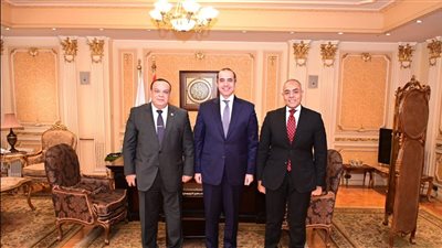 وزير الشئون النيابية يستقبل رئيس الهيئة الوطنية للانتخابات ومدير جهازها التنفيذي
