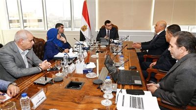 وزير الإسكان يتابع معدلات تسويق بعض مشروعات هيئة المجتمعات العمرانية الجديدة