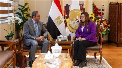 وزيرة التنمية المحلية تتابع مع محافظ قنا الموقف التنفيذي لملف التصالح وتنفيذ الموجة الـ24 لإزالة التعديات