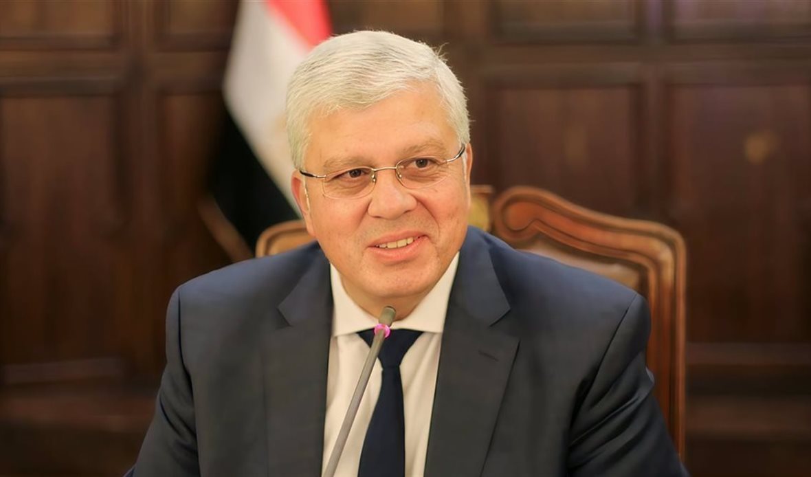 الدكتور أيمن عاشور
