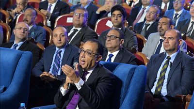 رئيس الوزراء يدعو المصنعين إلى تعميق الصناعة في مصر 