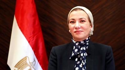 وزيرة البيئة تتوجه لمحافظة البحر الأحمر لمتابعة حادث شحوط سفينة شحن بالقصير 
