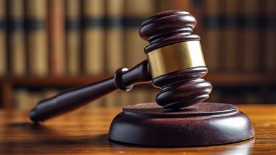 إريك ولايل مينينديز أمام القضاء لأول مرة منذ 28 عامًا في قضية تسعى لإعادة النطق بالحكم 