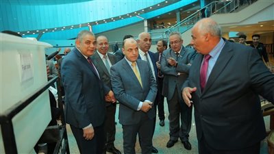 محافظ كفر الشيخ يفتتح معرض “الجامعة والصناعة” لتعزيز التعاون بين البحث العلمي وسوق العمل