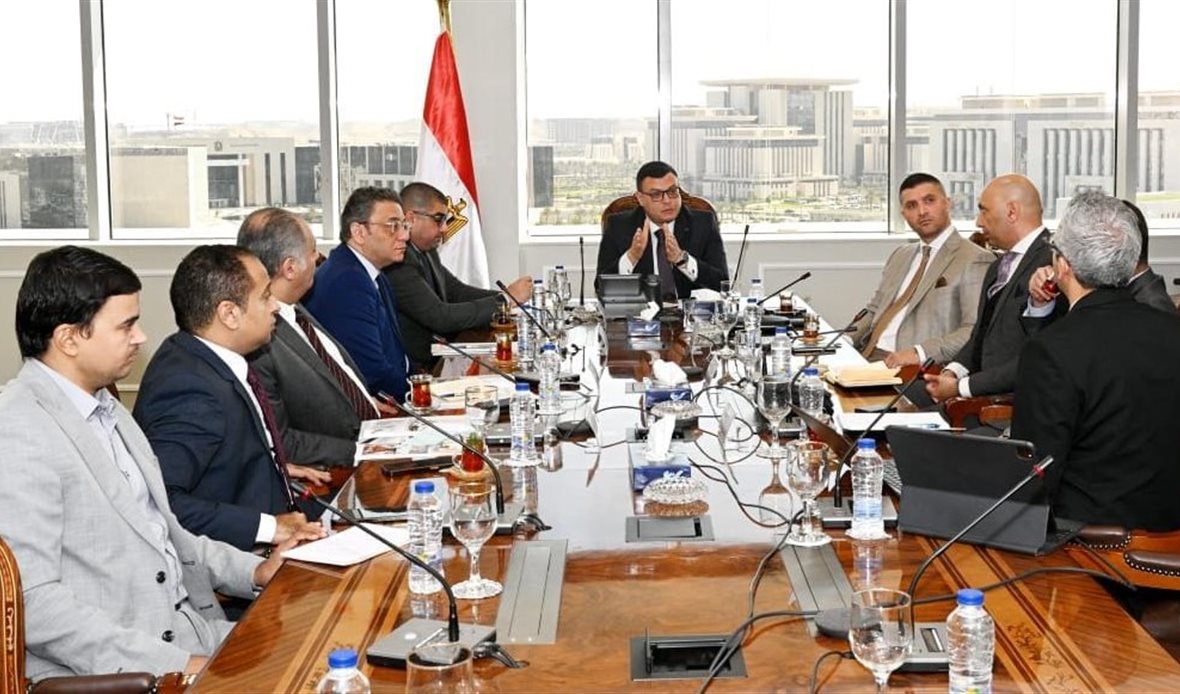 جانب من لقاء وزير